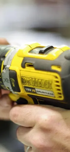 DeWalt DXCMLA4708065 80-Gallon Stationary Air Compressor
