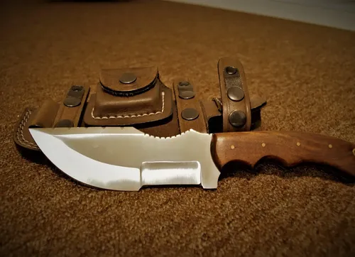 REG-274 Handmade Damascus Steel 1300 Inches Hunting Knife - Rose Wood with Damascus Steel Guards Handle