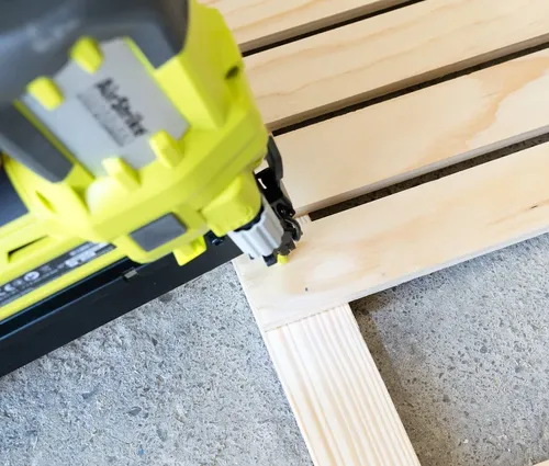 Paslode T200 500959 18-Gauge 58 to 2-Inch Brad Nailer