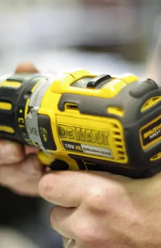 DEWALT DW621 2-Horsepower Plunge Router
