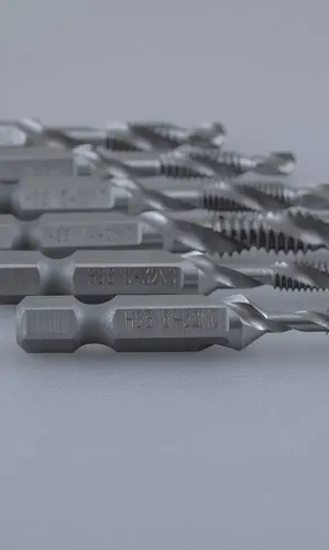 Powerbuilt 646516 Ratchet Driver and Bit Set 24-Piece