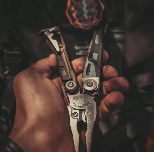 Leatherman - Charge TTI Multi-Tool Stainless Steel with Leather Sheath