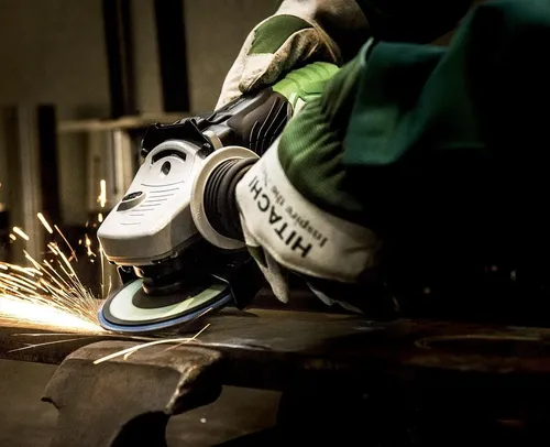 Factory-Reconditioned Hitachi FDV16VB2 5 Amp 58-Inch Hammer Drill