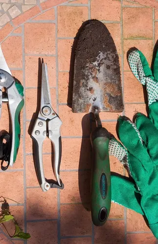 Q-yard QY-730B Lower Anvil Zinc Alloy Pruning Shear- Extra Sharp Garden Hand Pruners  Easier Cutting  Comfortable Ergonomic Less Effort  - Gardening Scissors for Men Women