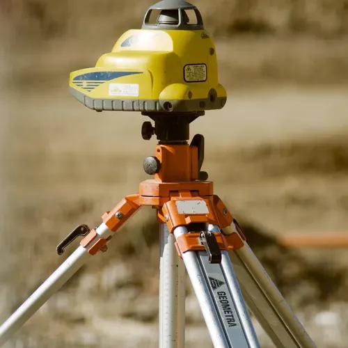 360°Automatic Self-leveling laser 5 Lines 6 Points OSRAM Highlight Green Vertical and Horizontal Cross Line Laser Level Indoor Outdoor use Mode with Free Aluminum Carrying Case