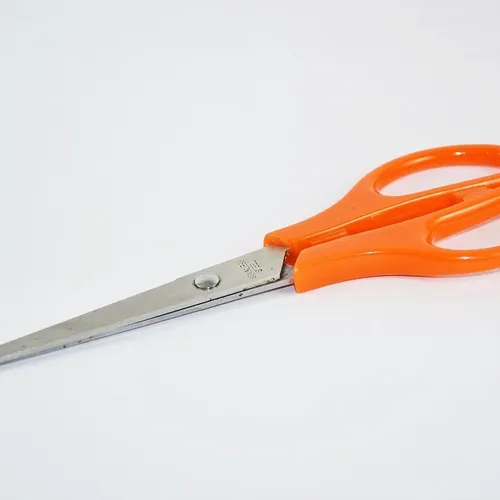 Klein Tools HD2000-9NE High-Leverage Side-Cutting Pliers Heavy-Duty Cutting 2000 Series Red 9-InchesStandard